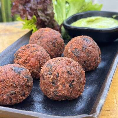Veggie Balls con salsa de mango